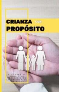 Padre e hijo orando juntos en familia