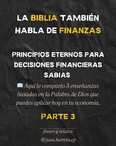 Familia repartiendo el dinero del mes en una mesa